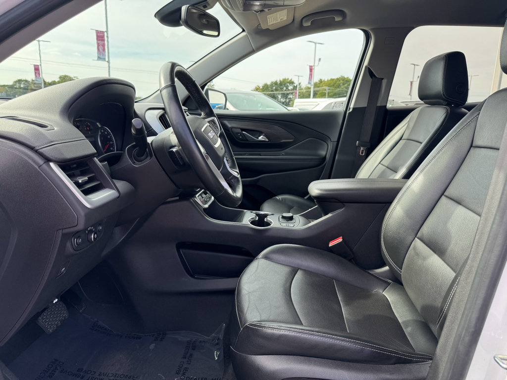 Used 2023 GMC Terrain SLT image 25
