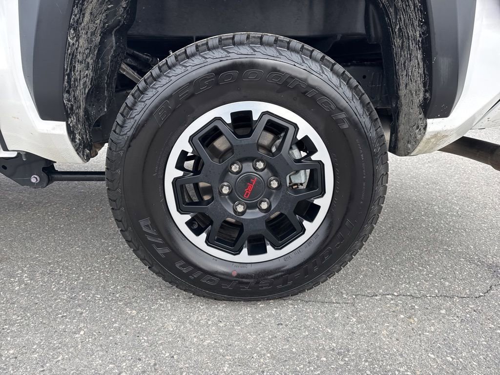 Used 2025 Toyota Tacoma TRD Off-Road image 31
