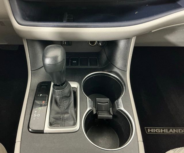 Used 2015 Toyota Highlander LE FWD image 22