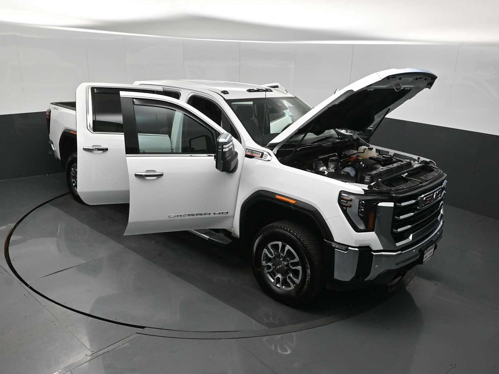 Used 2024 GMC Sierra 3500 SLT w/ SLT Premium Package image 26