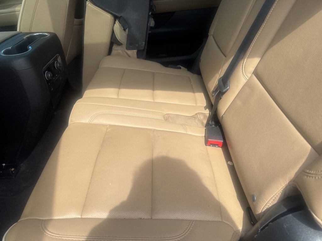 Used 2023 Chevrolet Suburban Premier RWD image 15