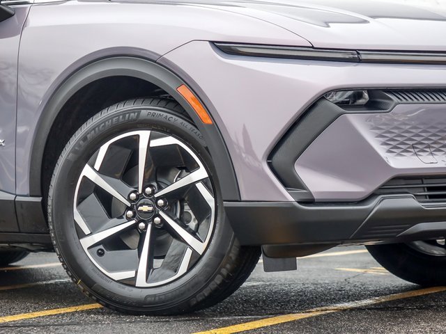 New 2026 Chevrolet Equinox EV LT image 4