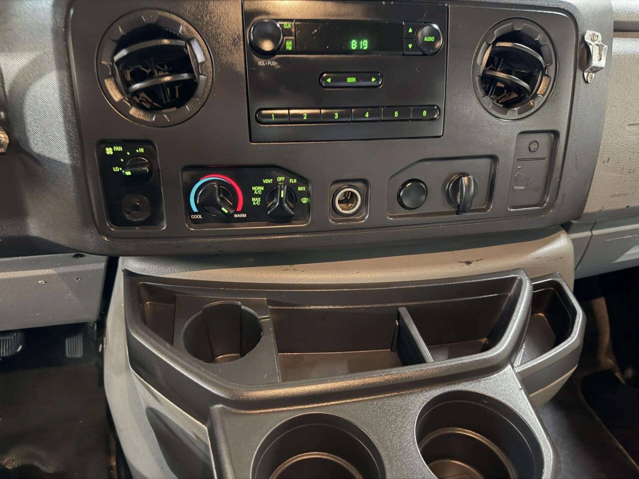 Used 2010 Ford E-350 and Econoline 350 Extended Super Duty RWD image 34