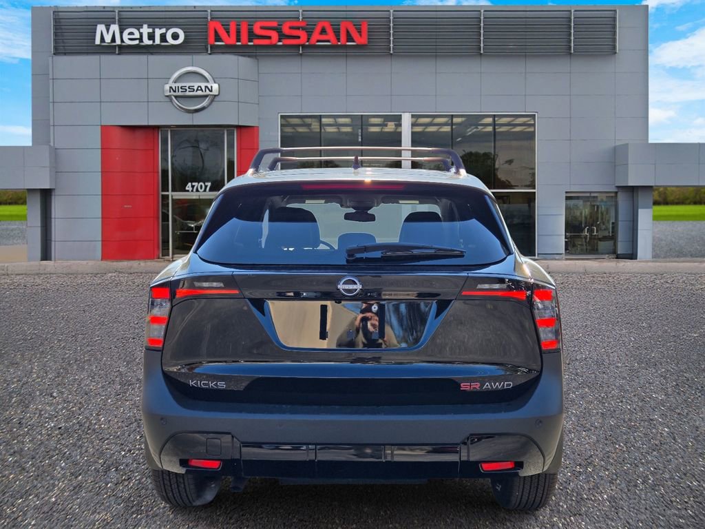 New 2026 Nissan Kicks SR w/ Cold Weather Package AWD/4WD image 5