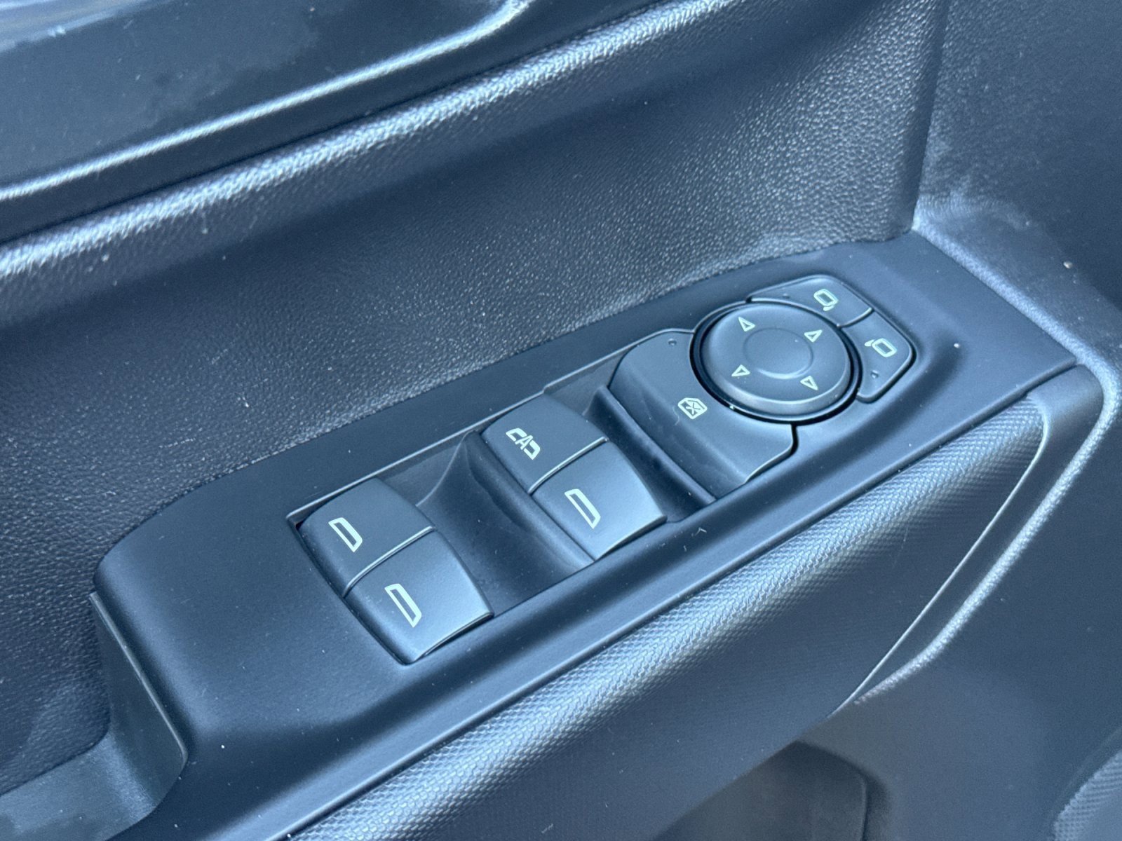 Used 2022 Chevrolet Silverado 1500 Custom image 12