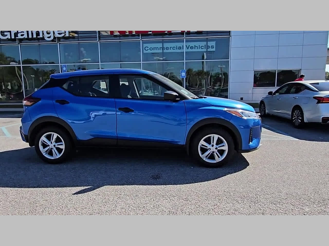 New 2025 Nissan Kicks Play S image 35