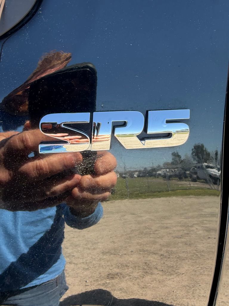 Used 2017 Toyota Tacoma SR5 image 4