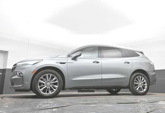 Used 2024 Buick Enclave Avenir w/ Avenir Technology Package AWD/4WD image 46