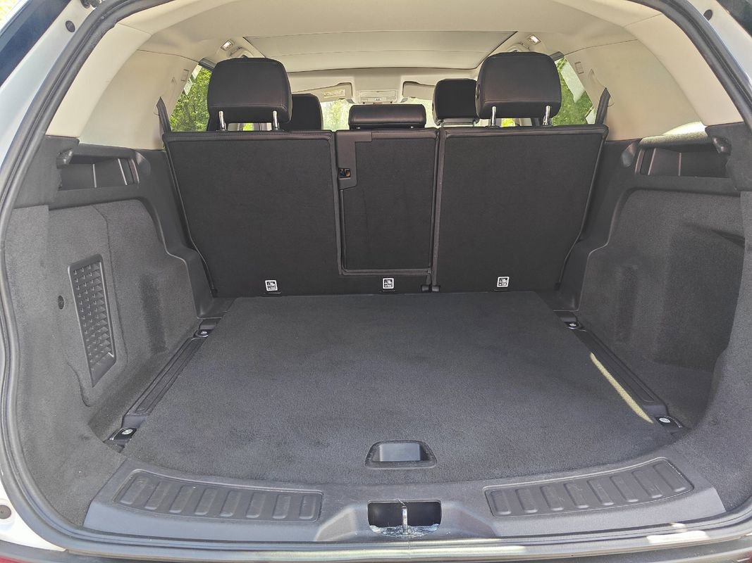 Used 2017 Land Rover Discovery Sport HSE image 13