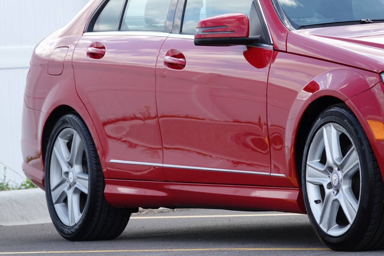 Used 2010 Mercedes-Benz C 300 Sedan image 31