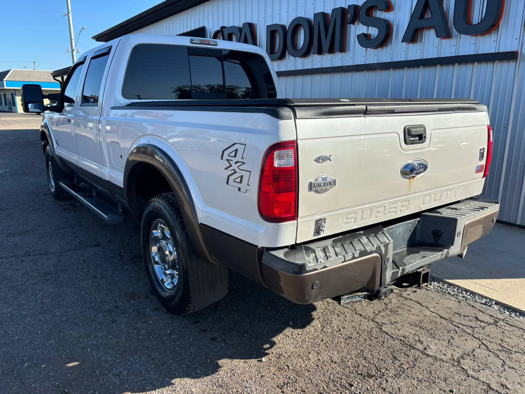 Used 2016 Ford F250 King Ranch w/ King Ranch w/Chrome Package AWD/4WD image 4