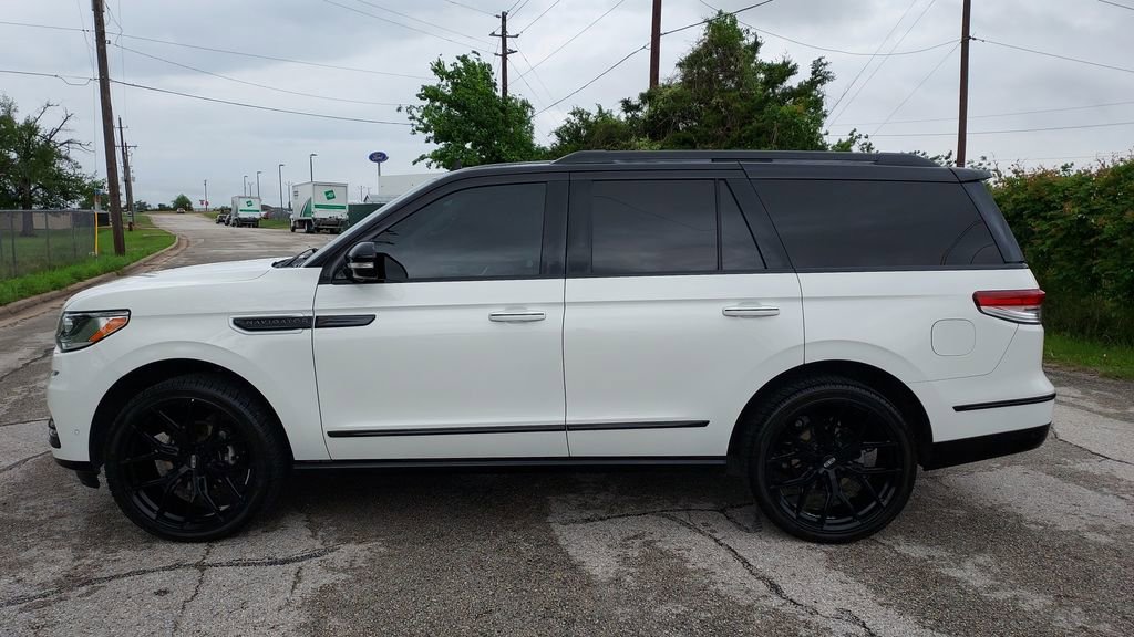 Used 2024 Lincoln Navigator Black Label image 6