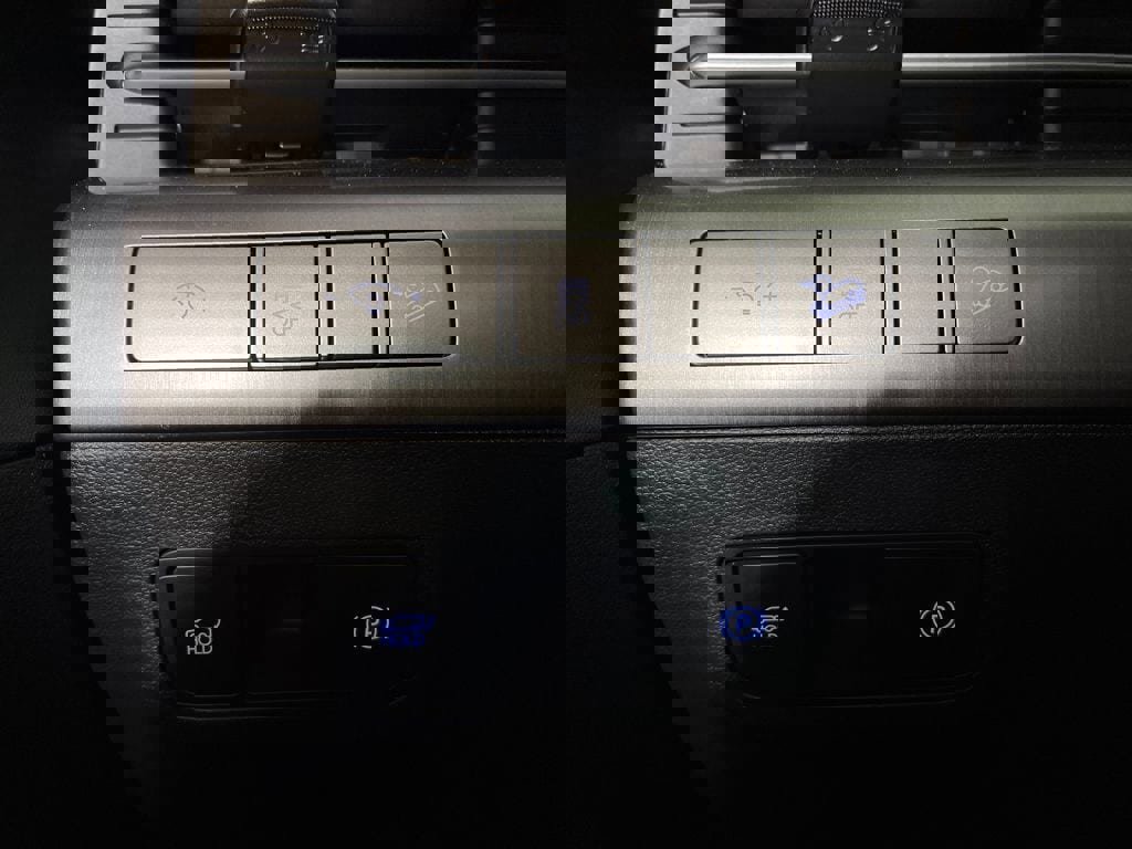 Certified 2025 Hyundai Kona Limited image 30