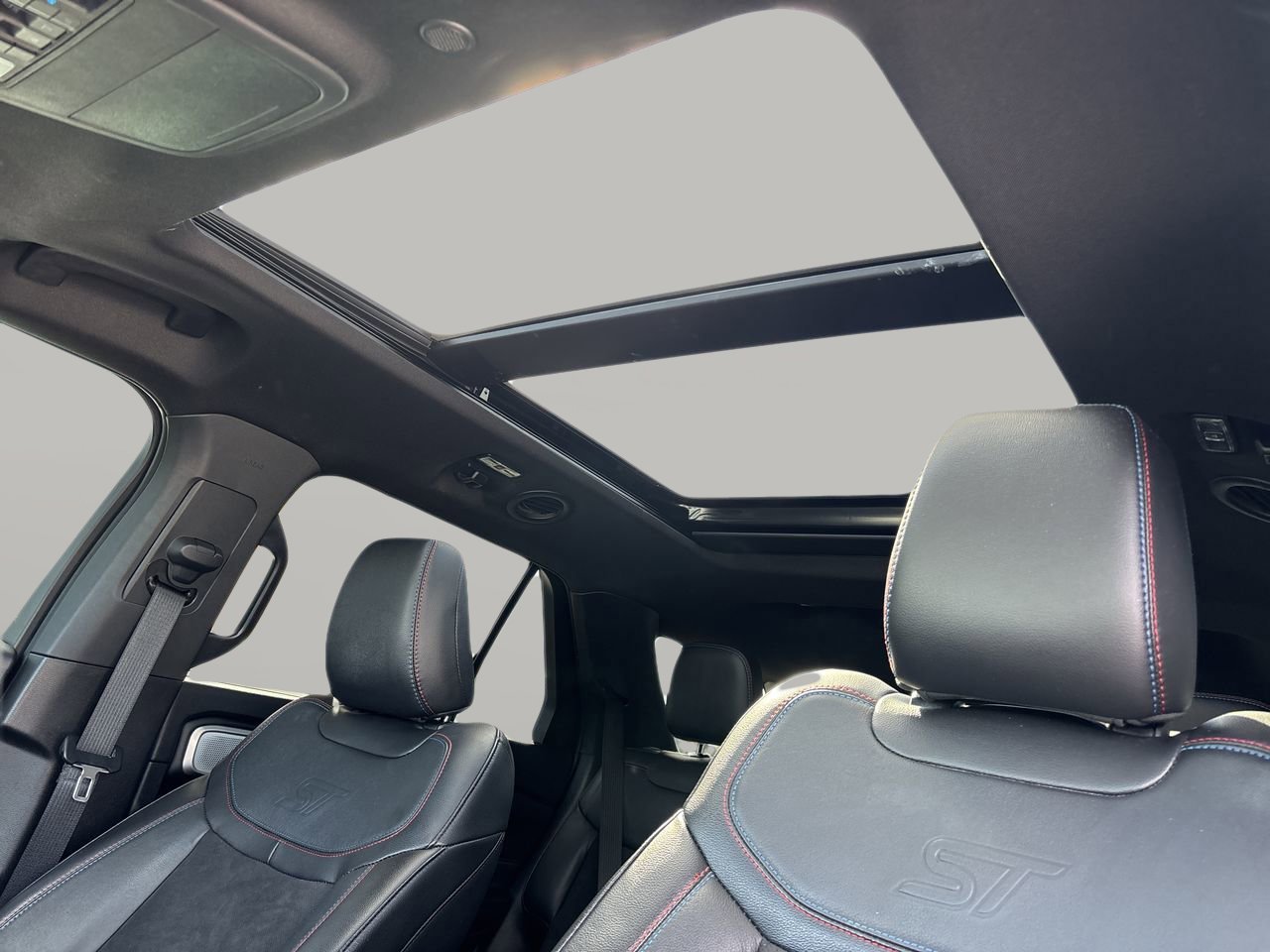 Used 2023 Ford Explorer ST w/ Equipment Group 401A image 23