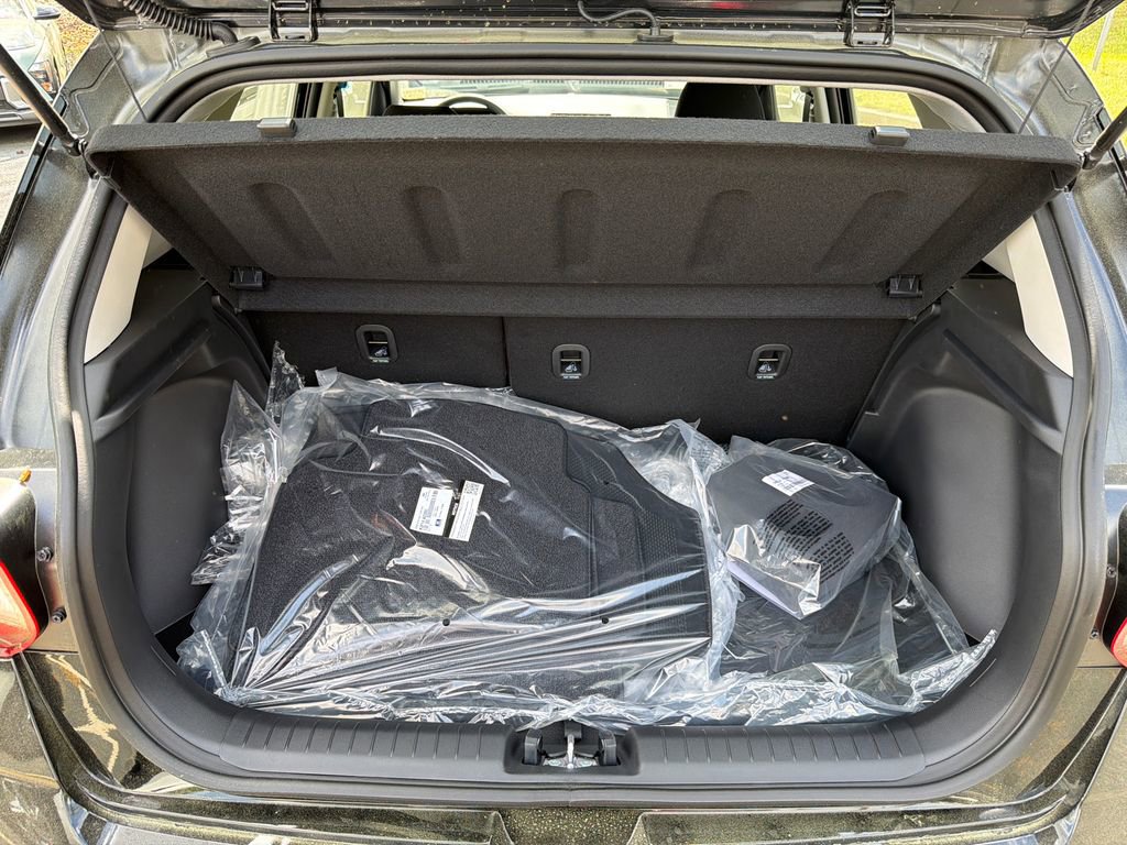 New 2026 Hyundai Venue SE image 18