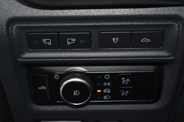 Used 2023 Ford F150 Lariat w/ Equipment Group 502A High image 17