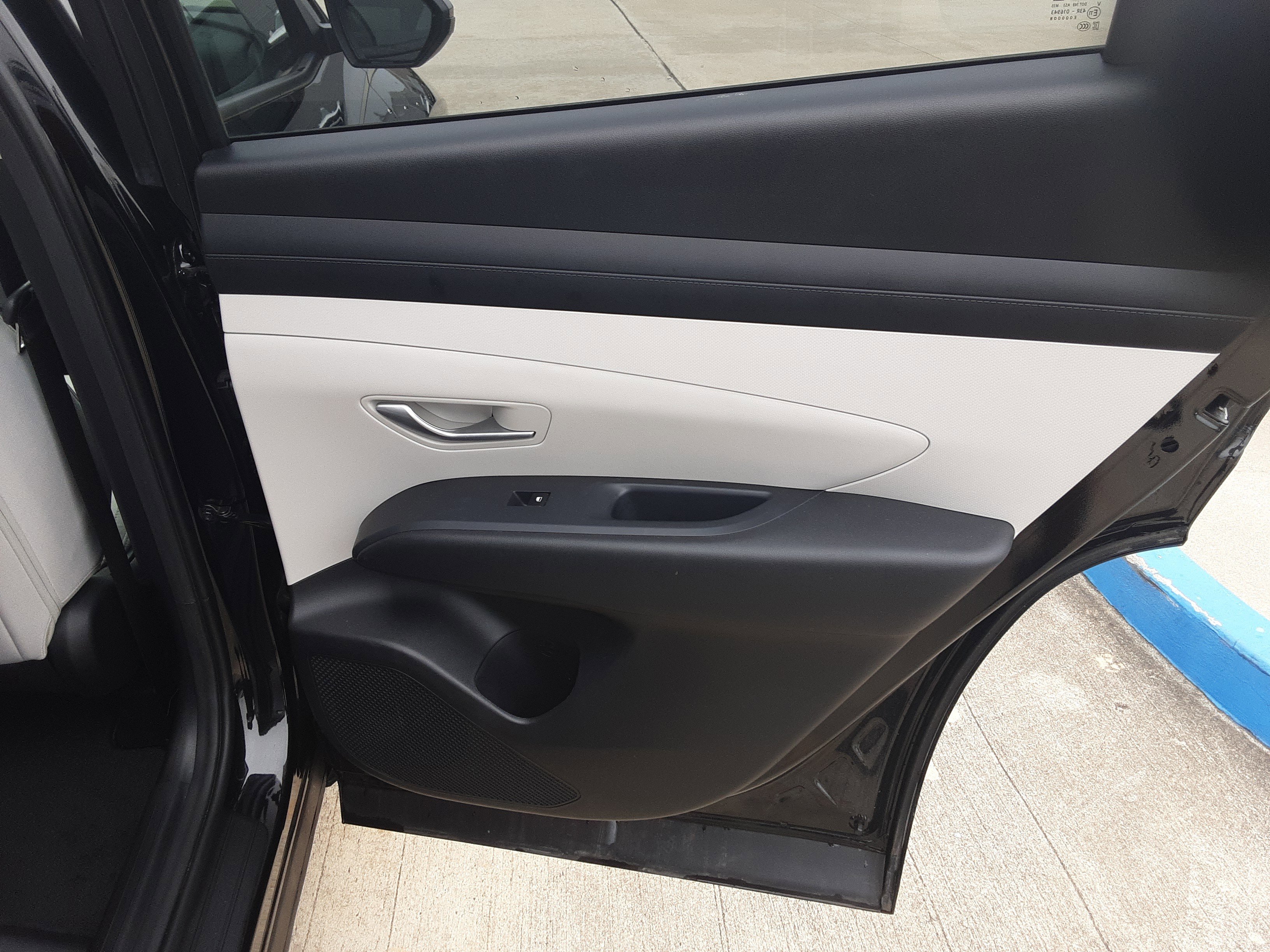 Used 2025 Hyundai Tucson SEL FWD image 14