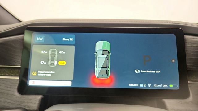 Used 2025 Rivian R1S Adventure image 44