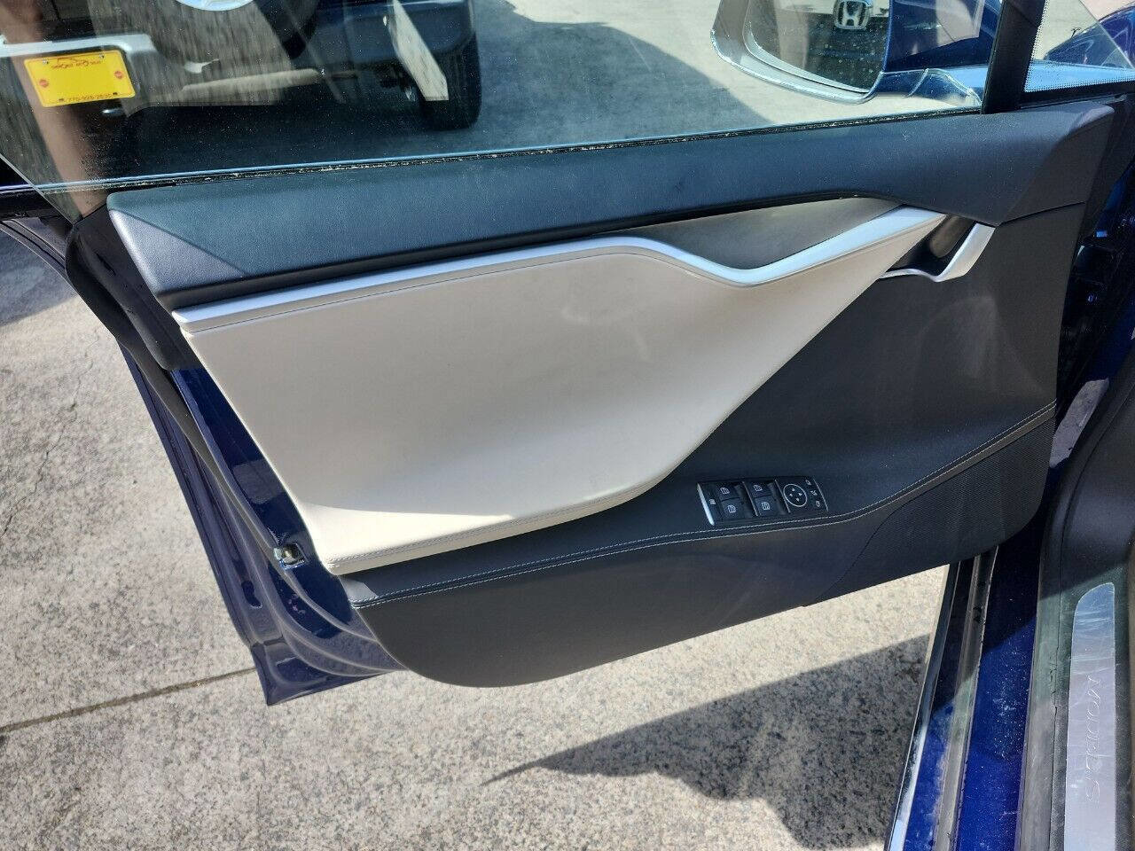 Used 2017 Tesla Model S 60 RWD image 10