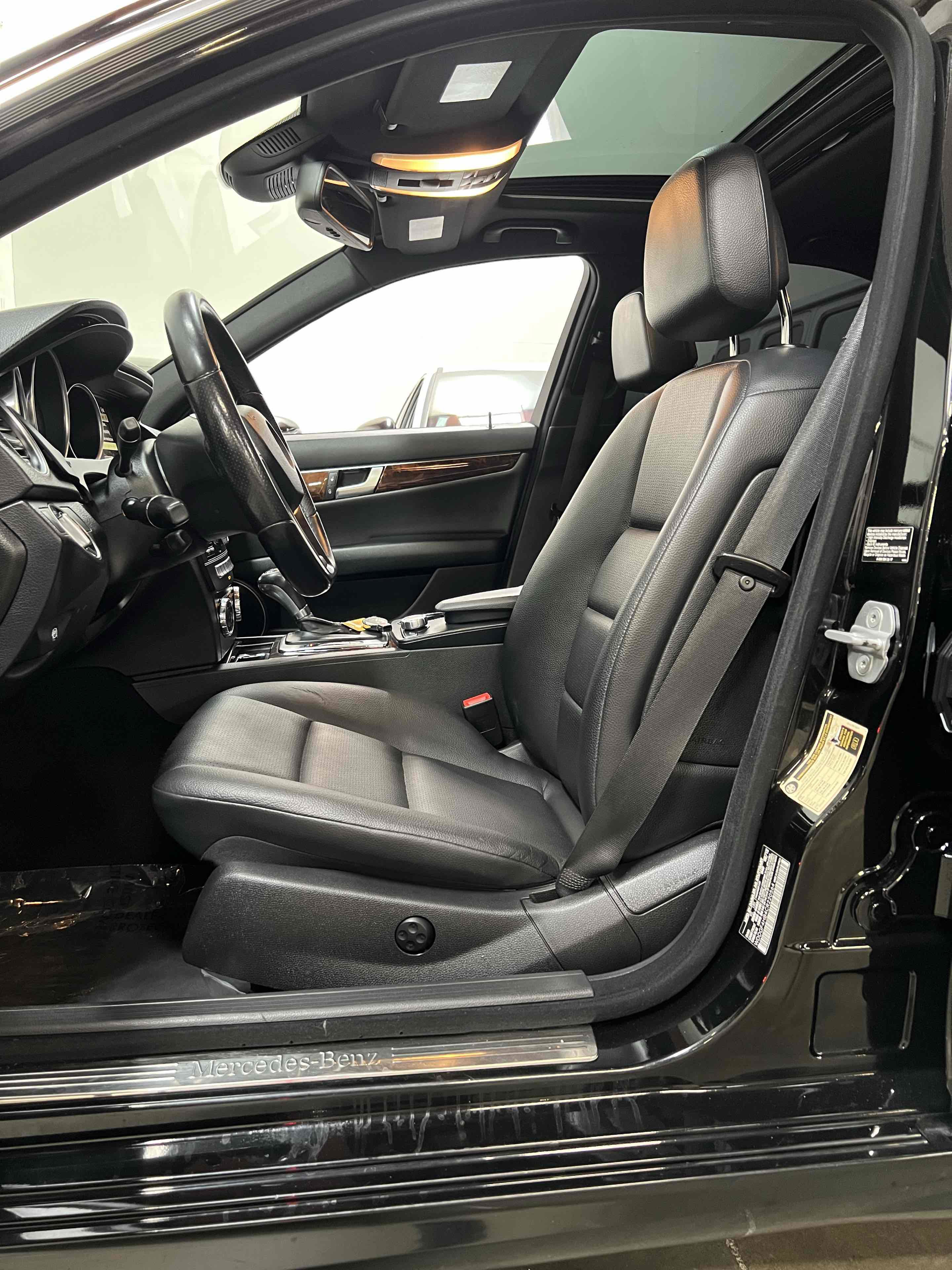 Used 2012 Mercedes-Benz C 250 Sedan image 36
