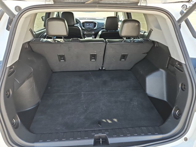 Used 2024 GMC Terrain SLT image 6