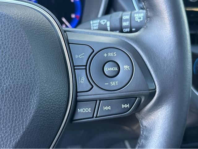 Used 2022 Toyota Corolla Cross XLE w/ Convenience Package image 27