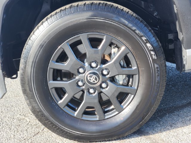 Certified 2025 Toyota 4Runner SR5 AWD/4WD image 9