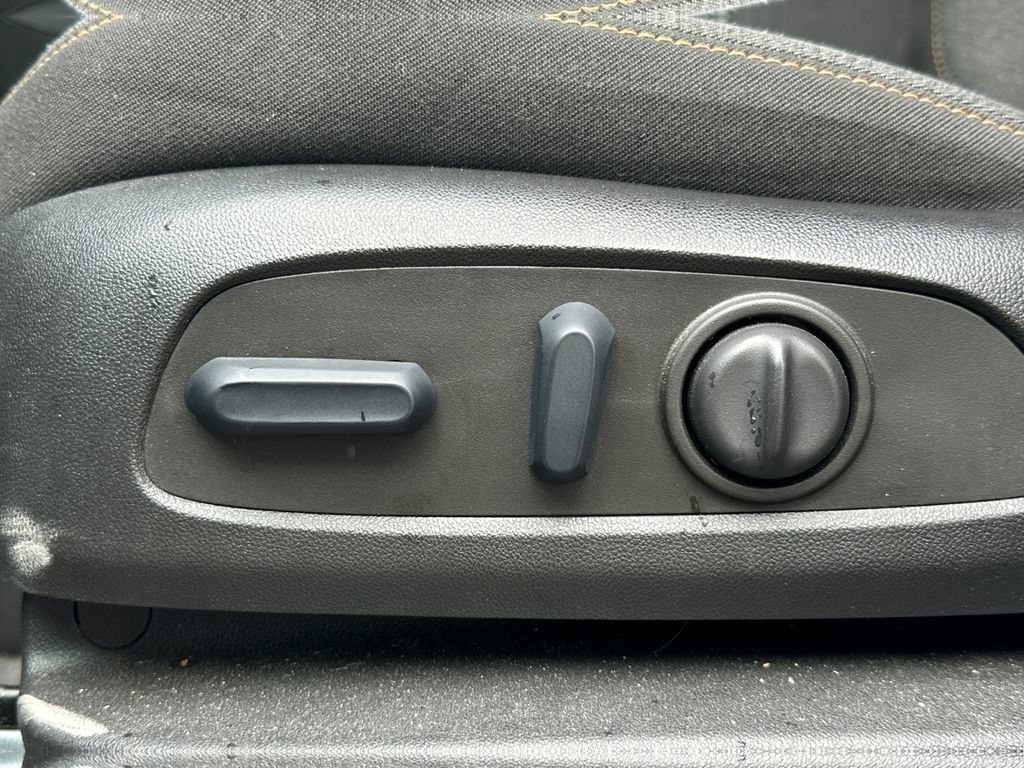 Used 2022 Chevrolet Equinox LT FWD image 32