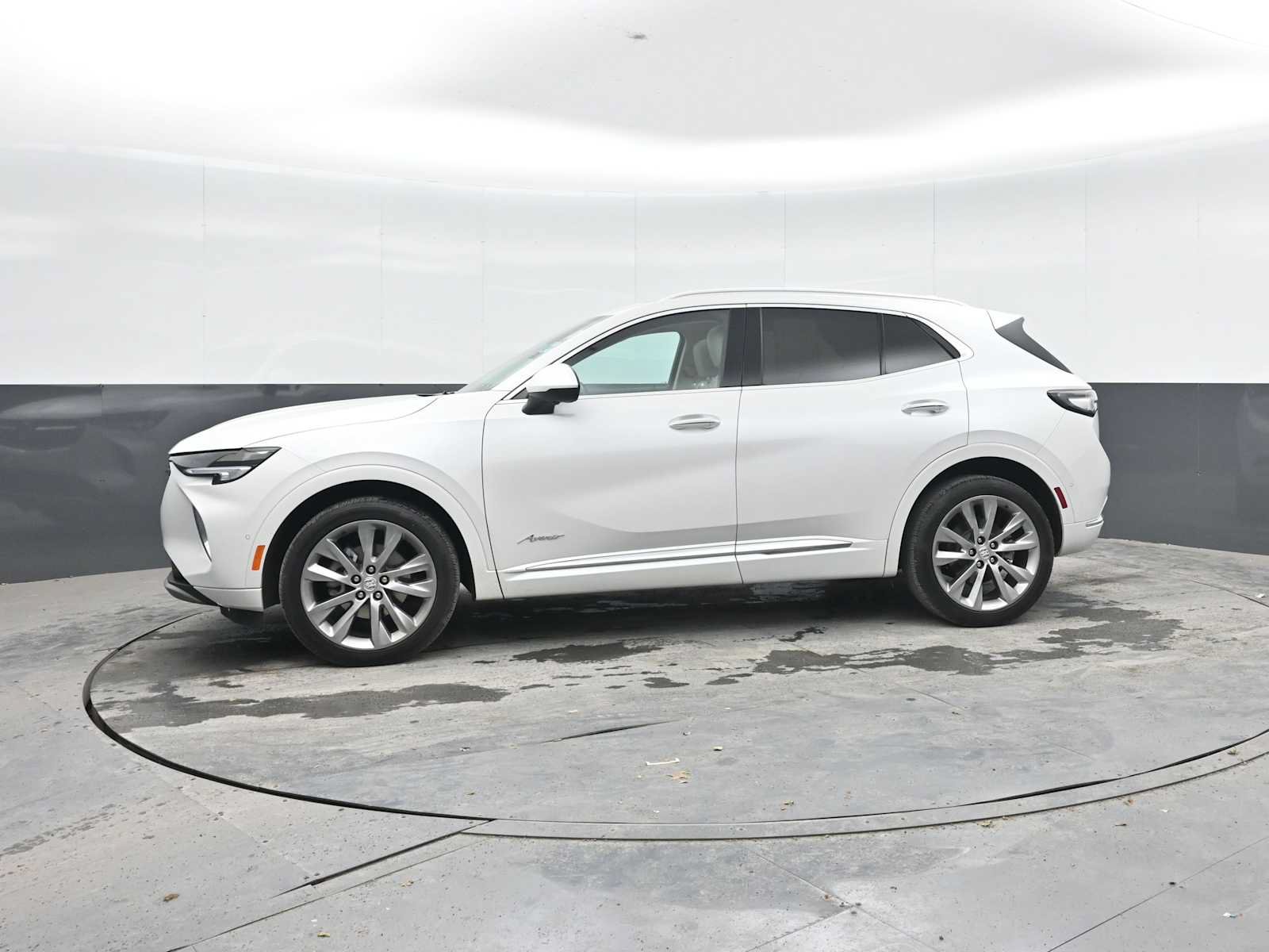 Used 2023 Buick Envision Avenir AWD/4WD image 4