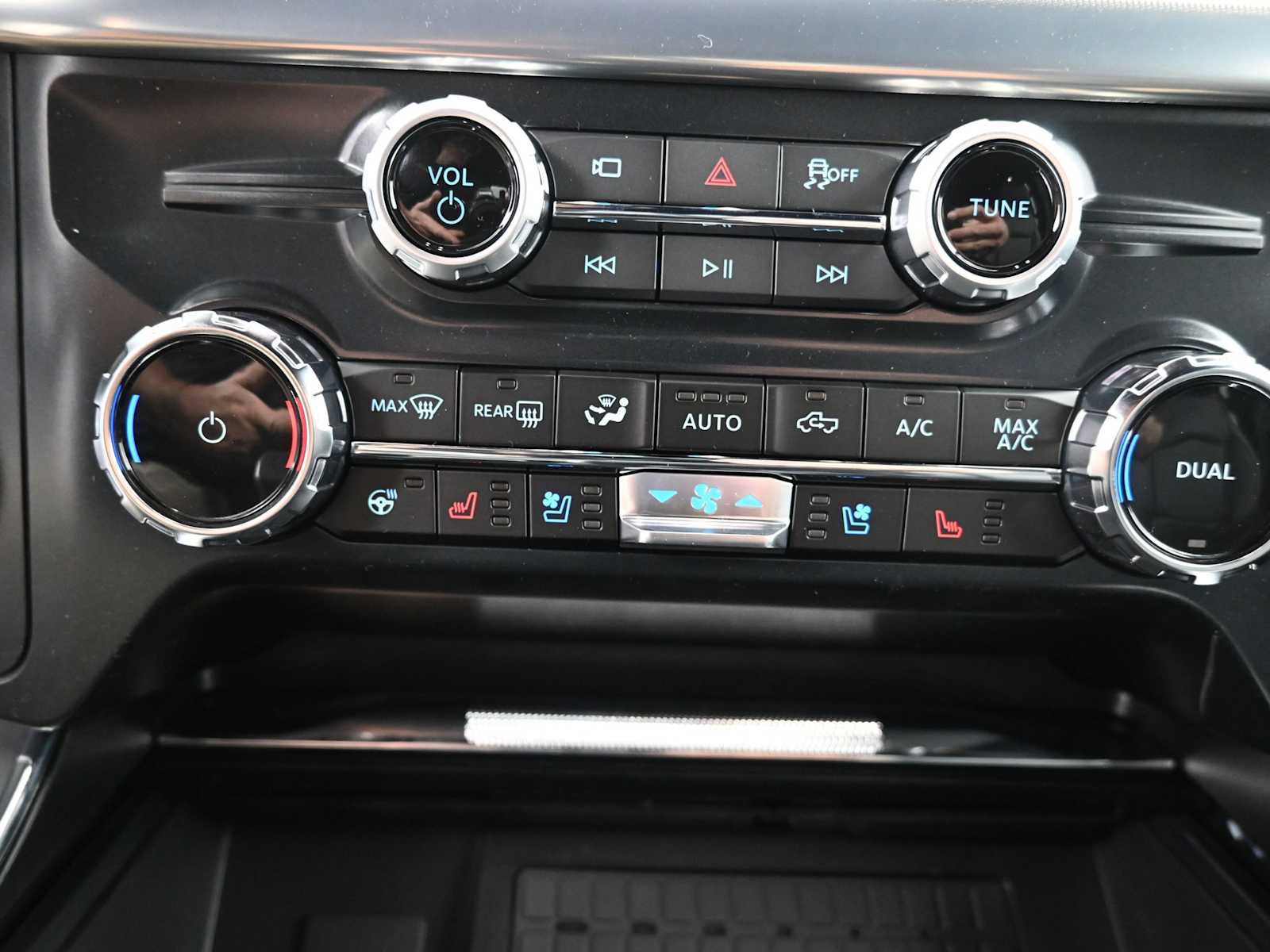 New 2025 Ford F150 Lariat w/ Equipment Group 502A High image 41