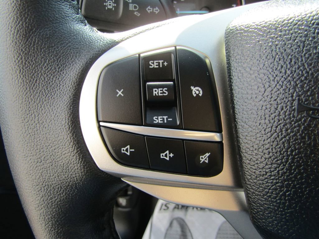 Used 2024 Ford Explorer XLT w/ Equipment Group 202A AWD/4WD image 20