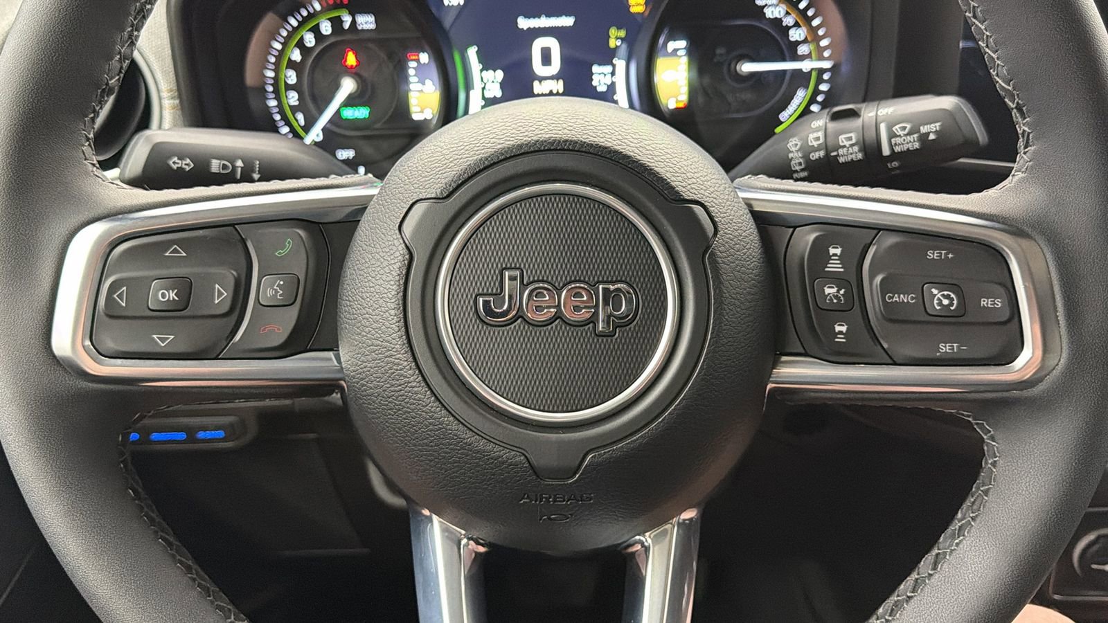 Used 2025 Jeep Wrangler Unlimited Sahara AWD/4WD image 28