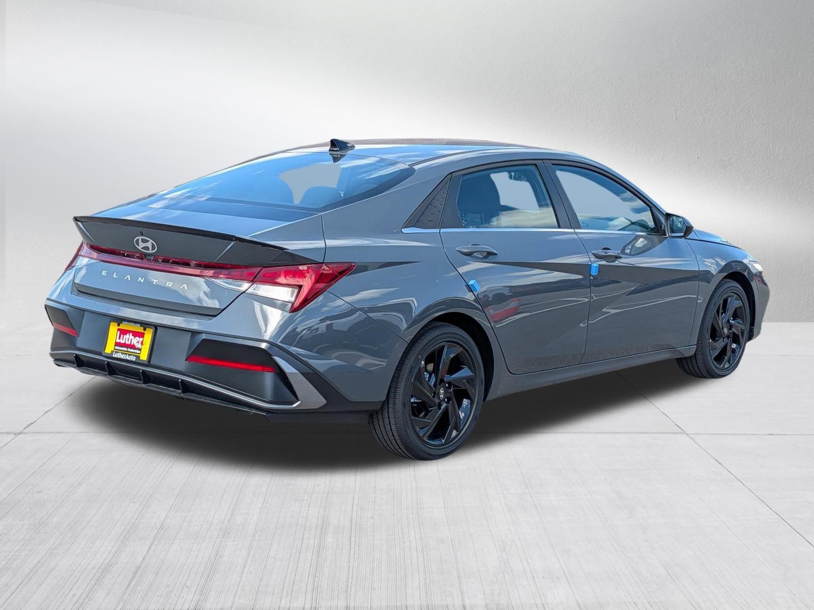 New 2026 Hyundai Elantra SEL Sport FWD image 4