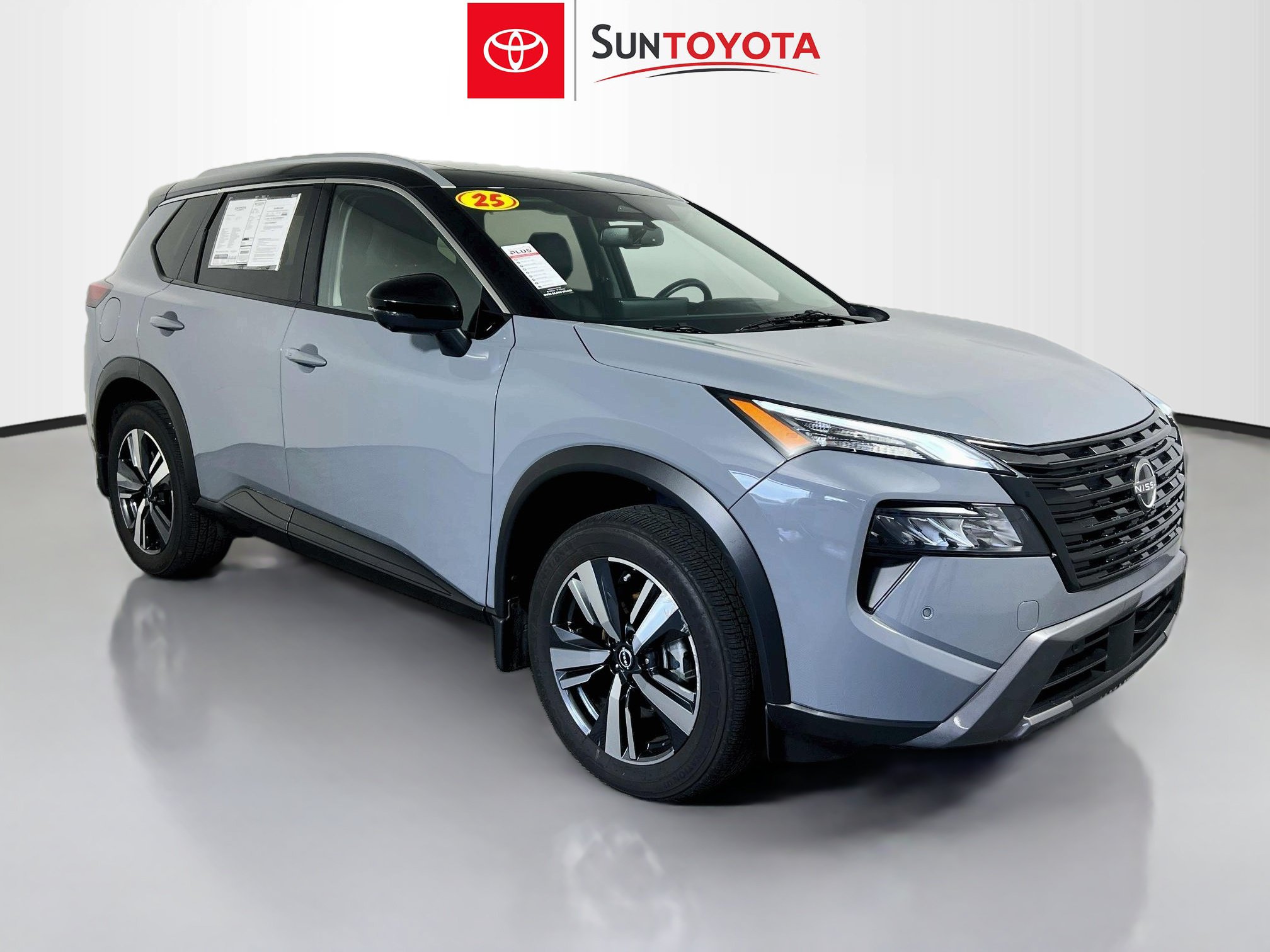Used 2025 Nissan Rogue SL w/ SL Premium Package FWD image 1