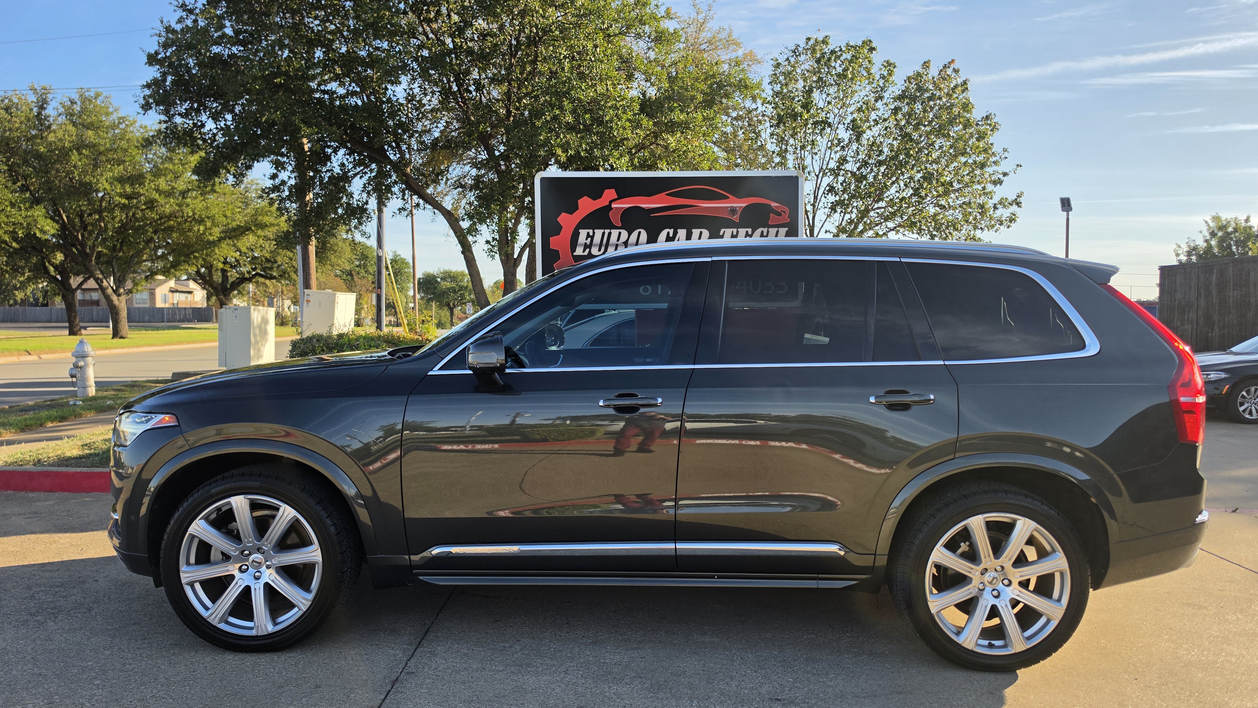 Used 2018 Volvo XC90 T6 Inscription w/ Convenience Package AWD/4WD image 2