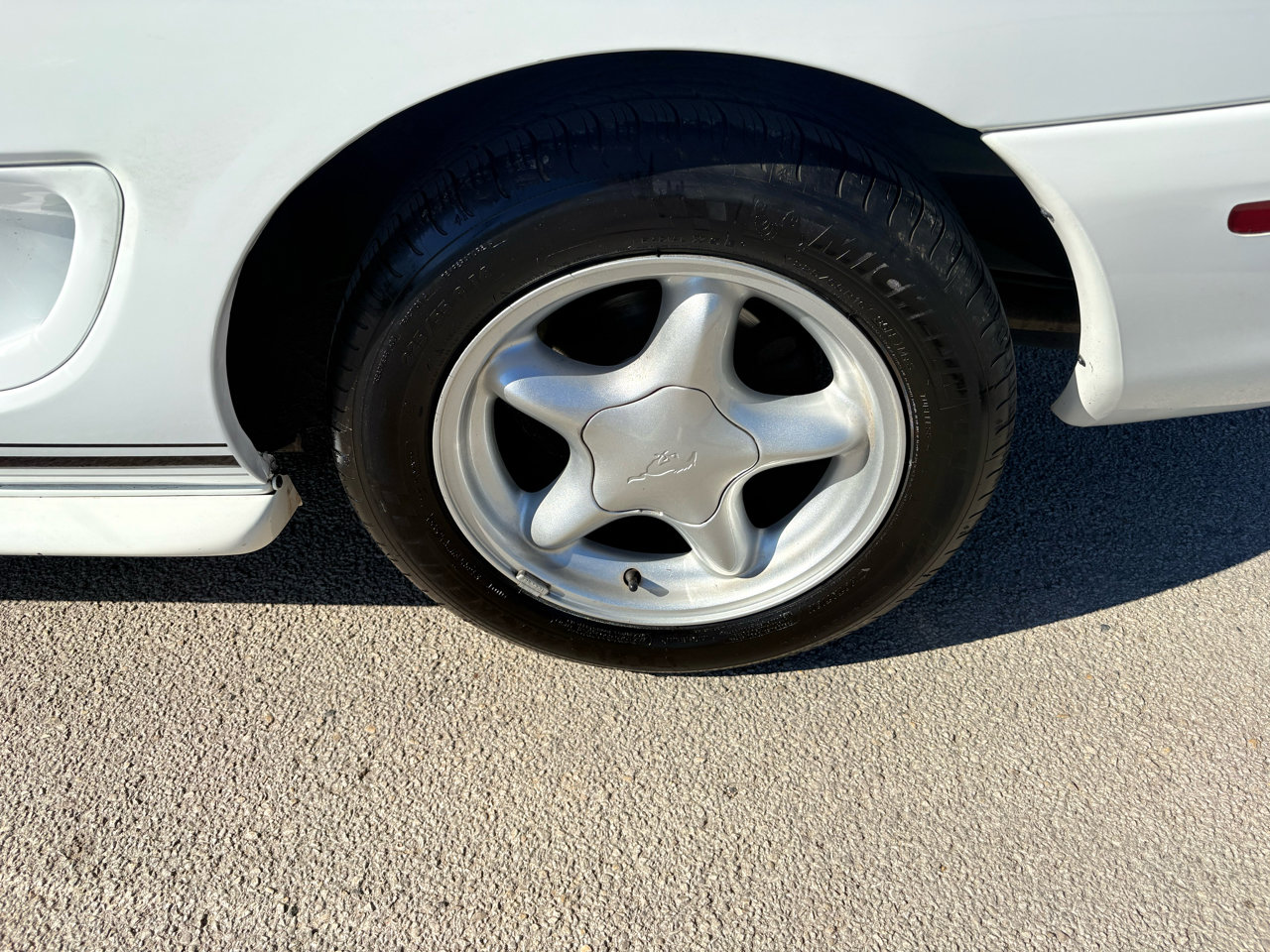 Used 1998 Ford Mustang Convertible image 14