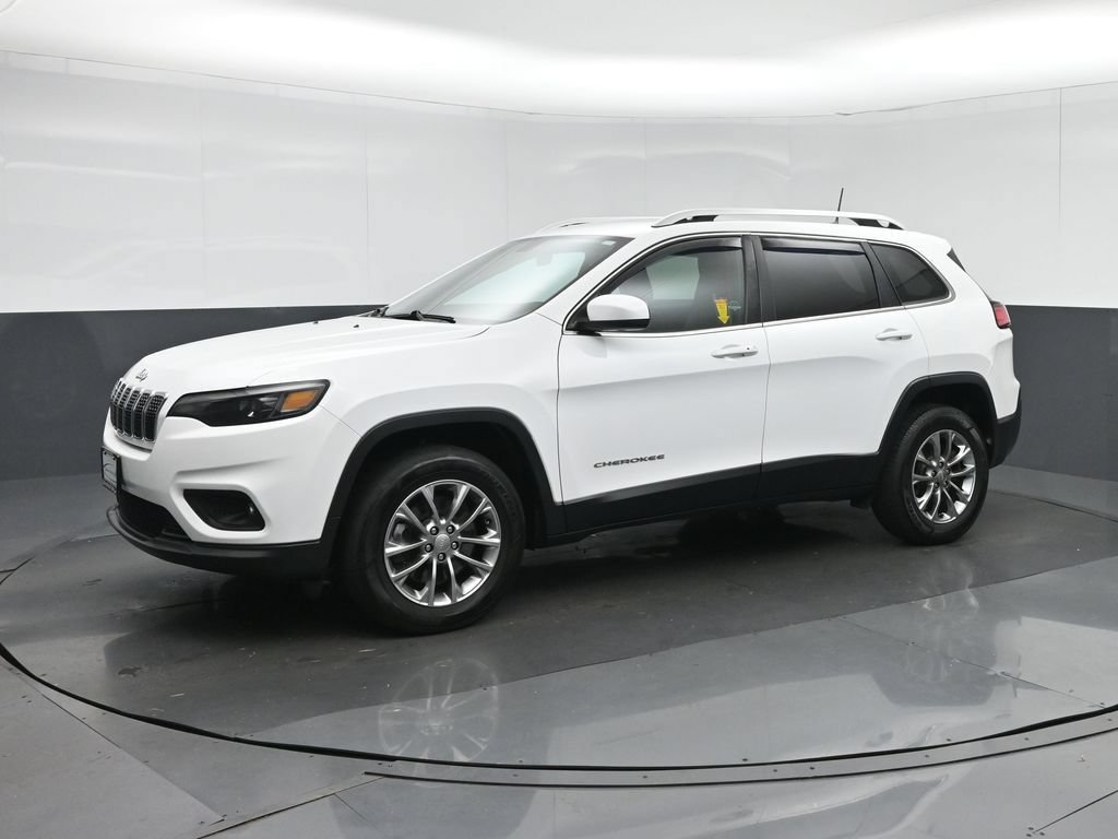 Used 2019 Jeep Cherokee Latitude Plus w/ Cold Weather Group AWD/4WD image 3
