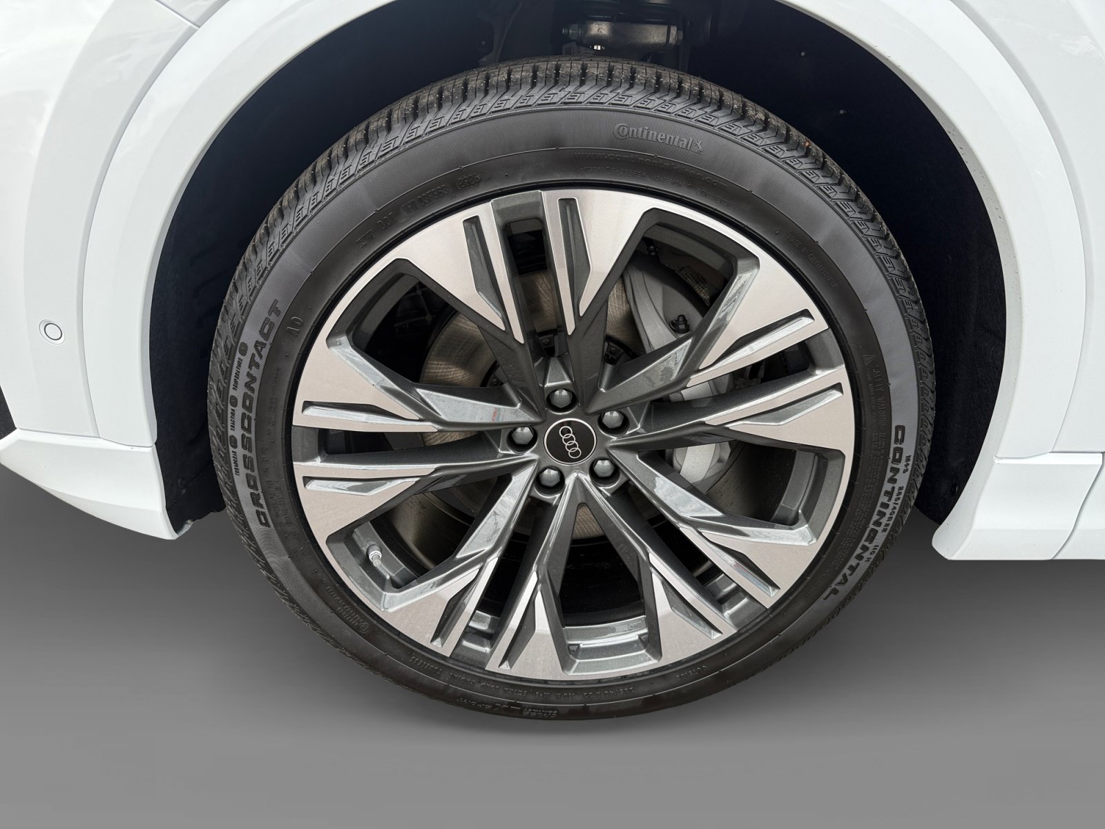 New 2026 Audi Q8 Premium Plus AWD/4WD image 9