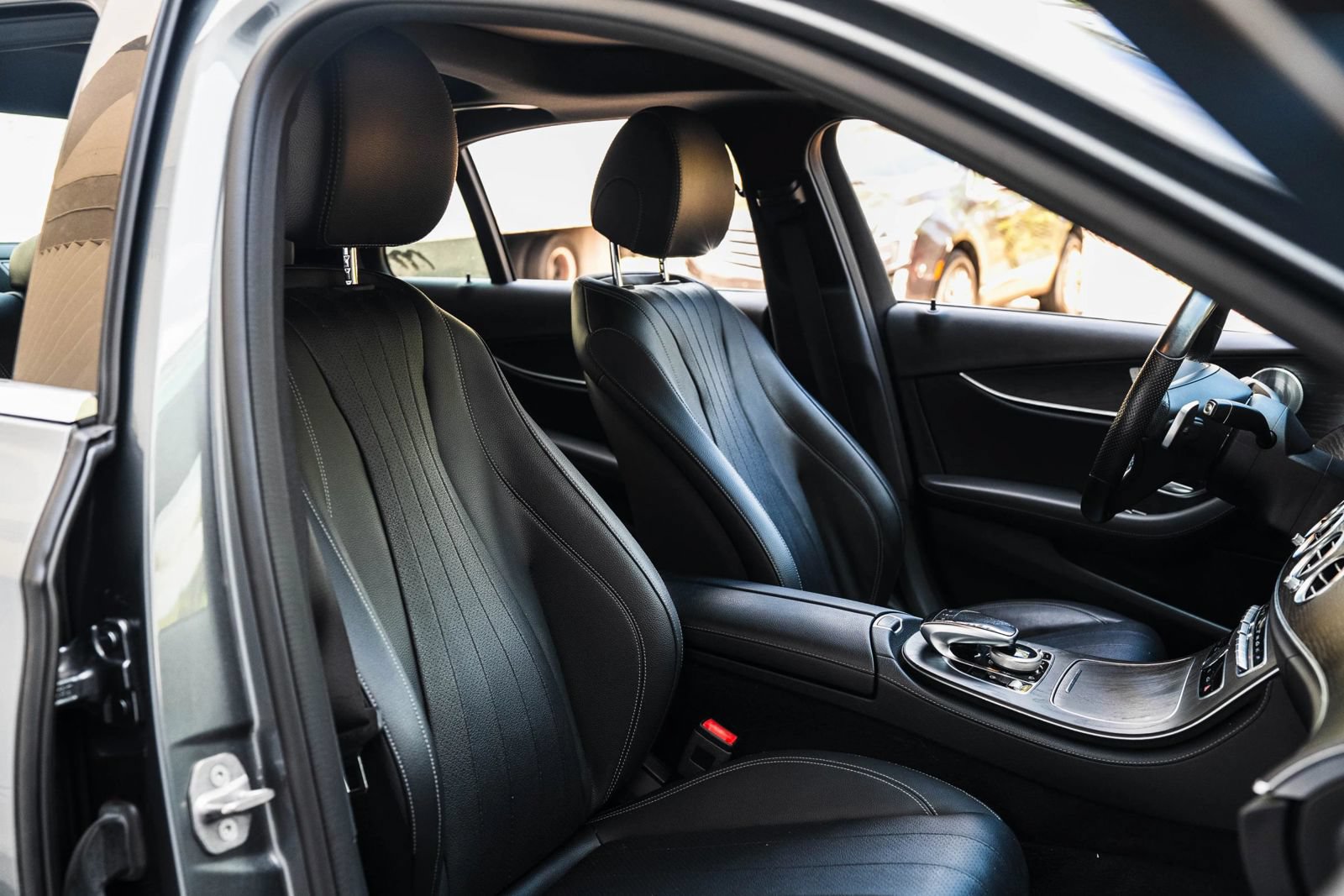 Used 2018 Mercedes-Benz E 300 4MATIC image 32