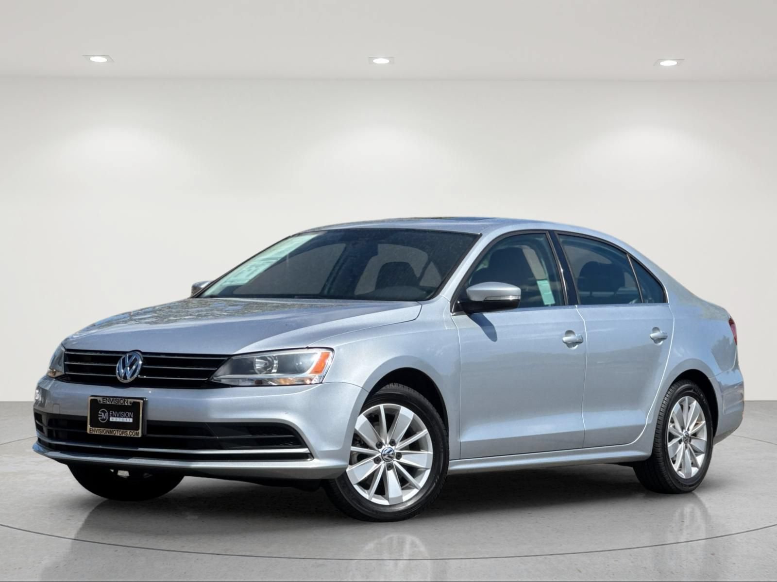 Used 2015 Volkswagen Jetta SE FWD image 2