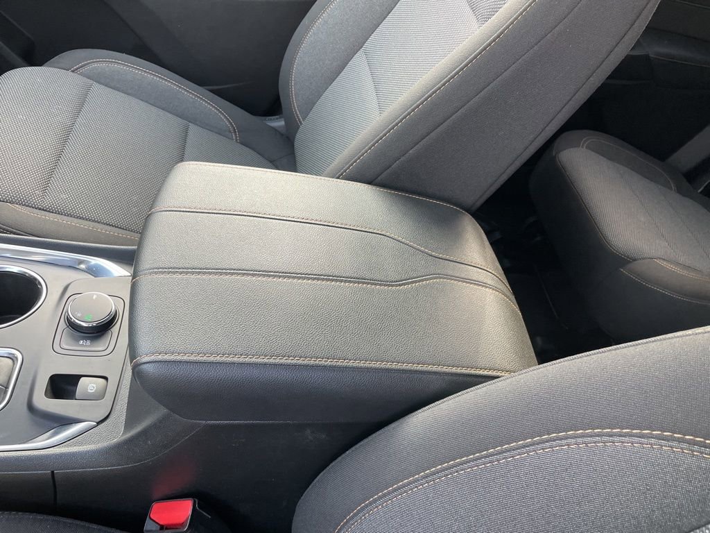 Used 2021 Chevrolet Traverse LT image 21