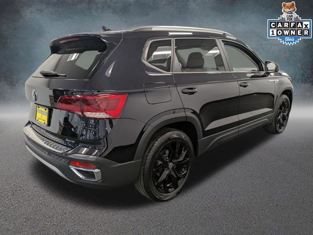 Used 2022 Volkswagen Taos SE w/ Panoramic Sunroof Package image 5