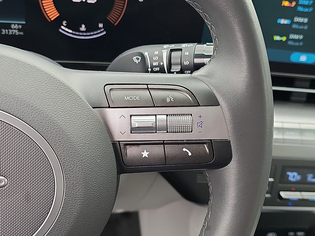 Used 2025 Hyundai Kona SEL image 22