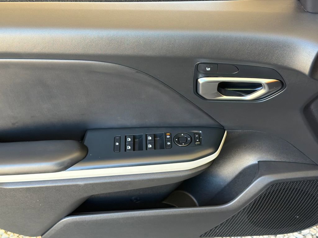 Used 2025 Kia K4 GT-Line image 3