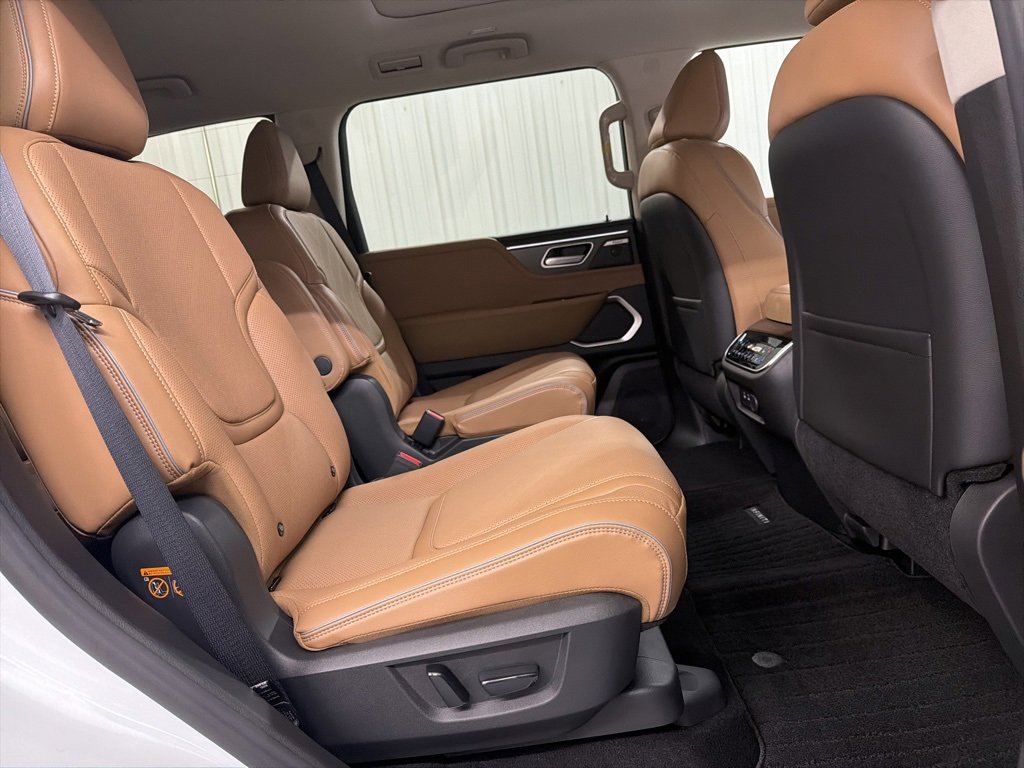 New 2026 INFINITI QX80 Luxe image 36