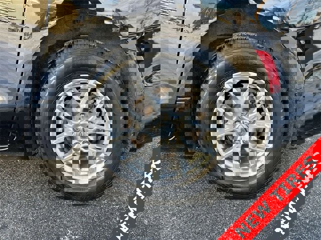 Certified 2024 Chrysler Pacifica Touring-L image 11