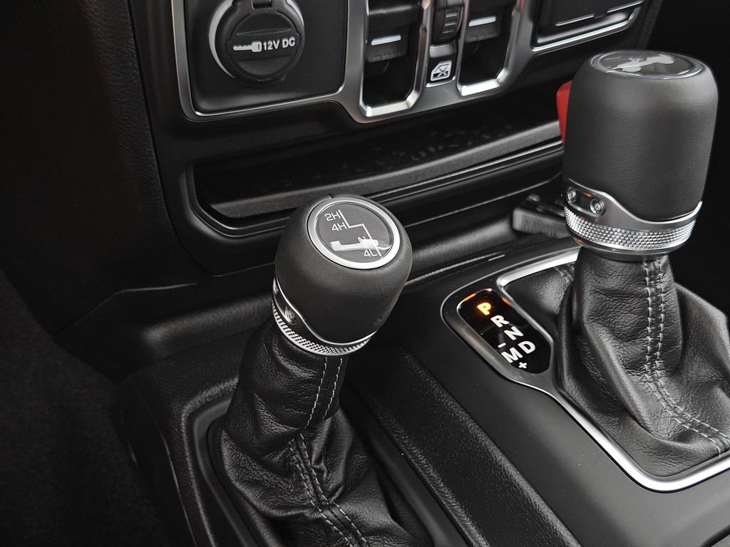 New 2025 Jeep Wrangler Unlimited Sahara AWD/4WD image 15