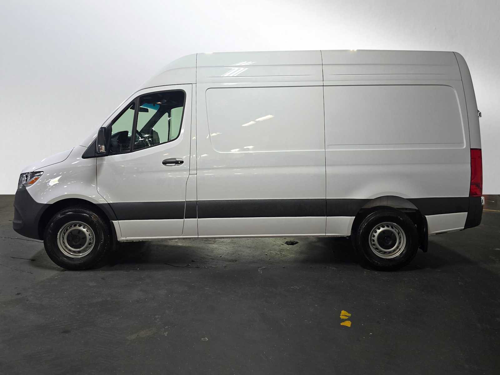 Used 2025 Mercedes-Benz Sprinter 2500 image 6