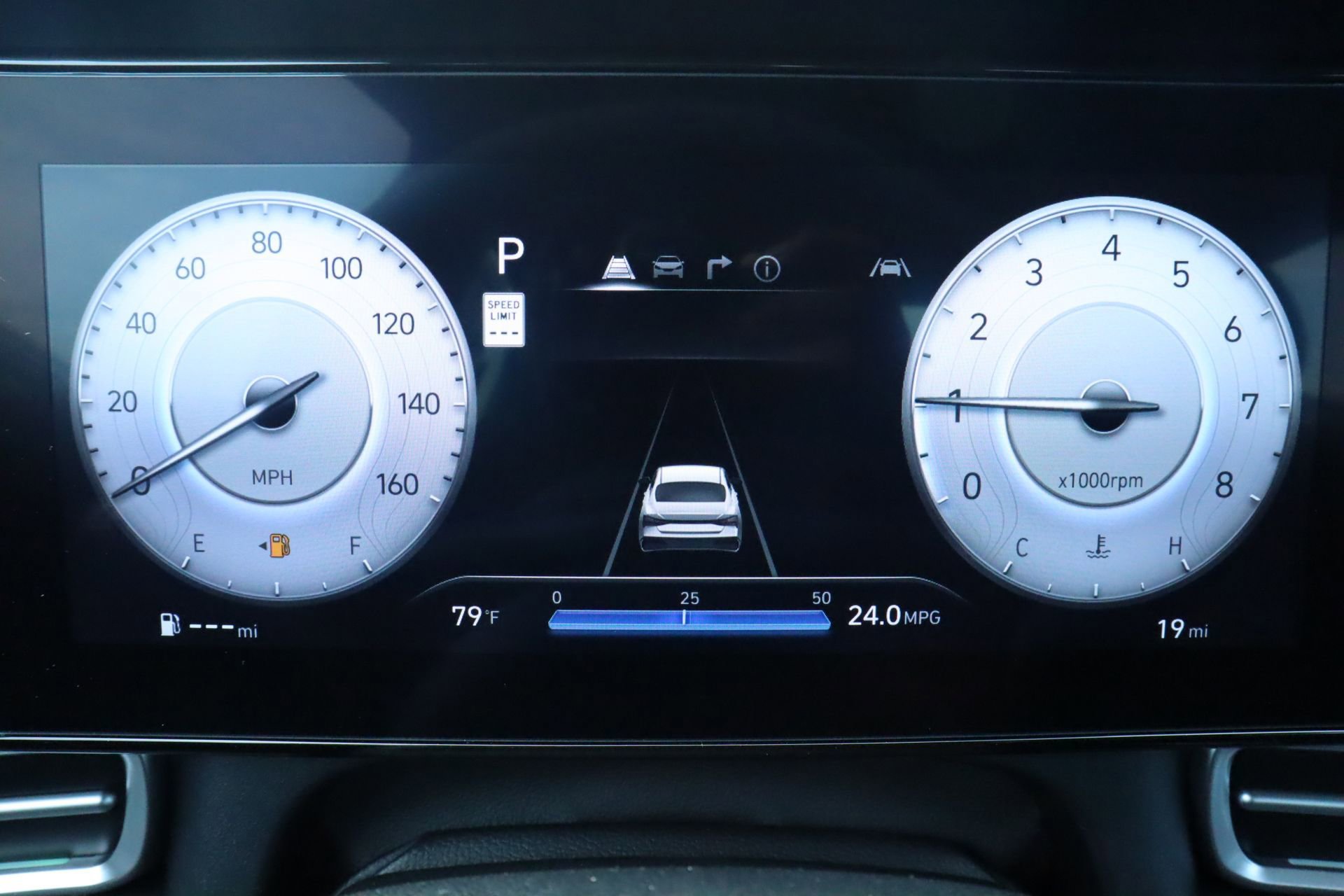 New 2025 Hyundai Elantra Limited image 11