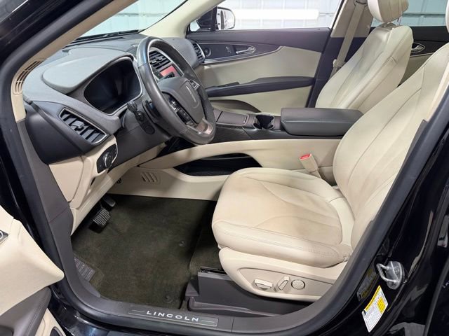 Used 2020 Lincoln Nautilus Reserve w/ Cargo Utility Package AWD/4WD image 12